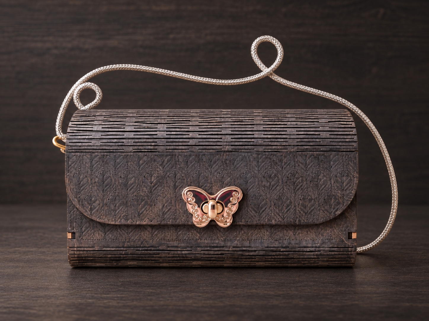 Reference SB 4a — Dark leaf-pattern wooden bag — handmade