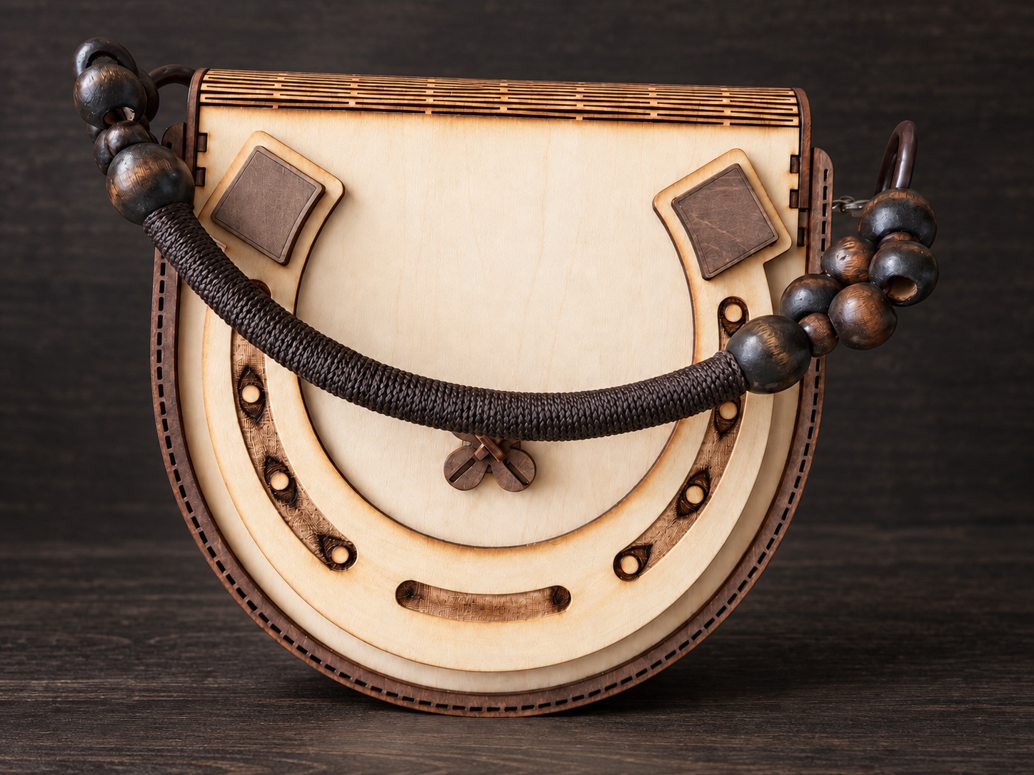 Reference SB 6b — Horseshoe wooden bag — handle detail
