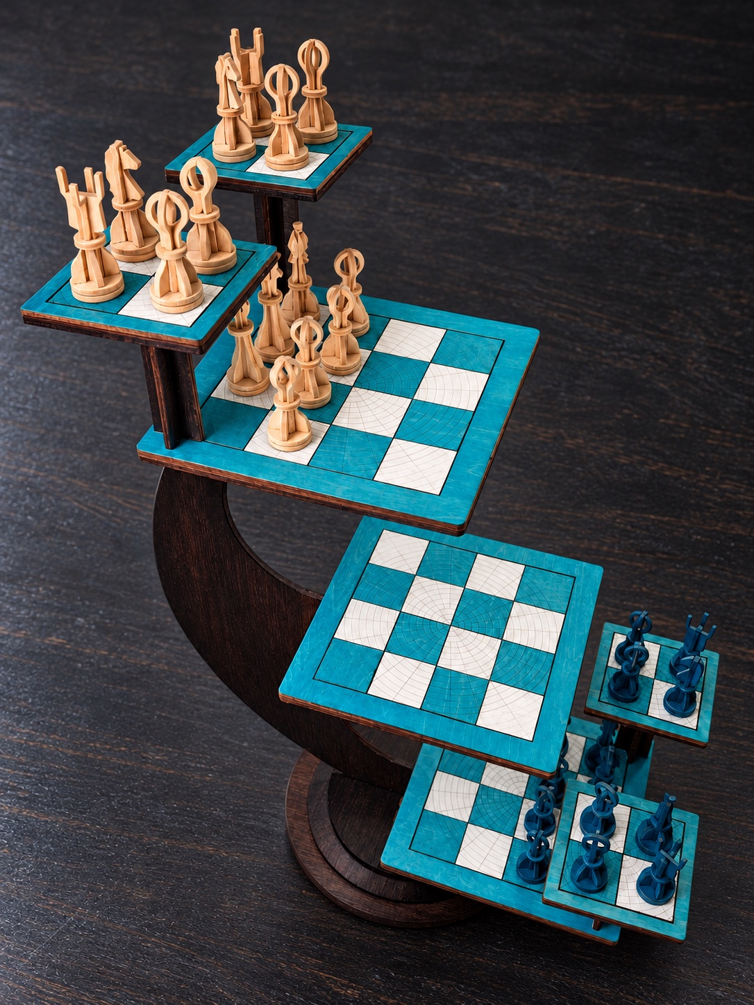 Reference JE 1 — 3D Cosmic Command Chess — 30 × 30 × 50 cm