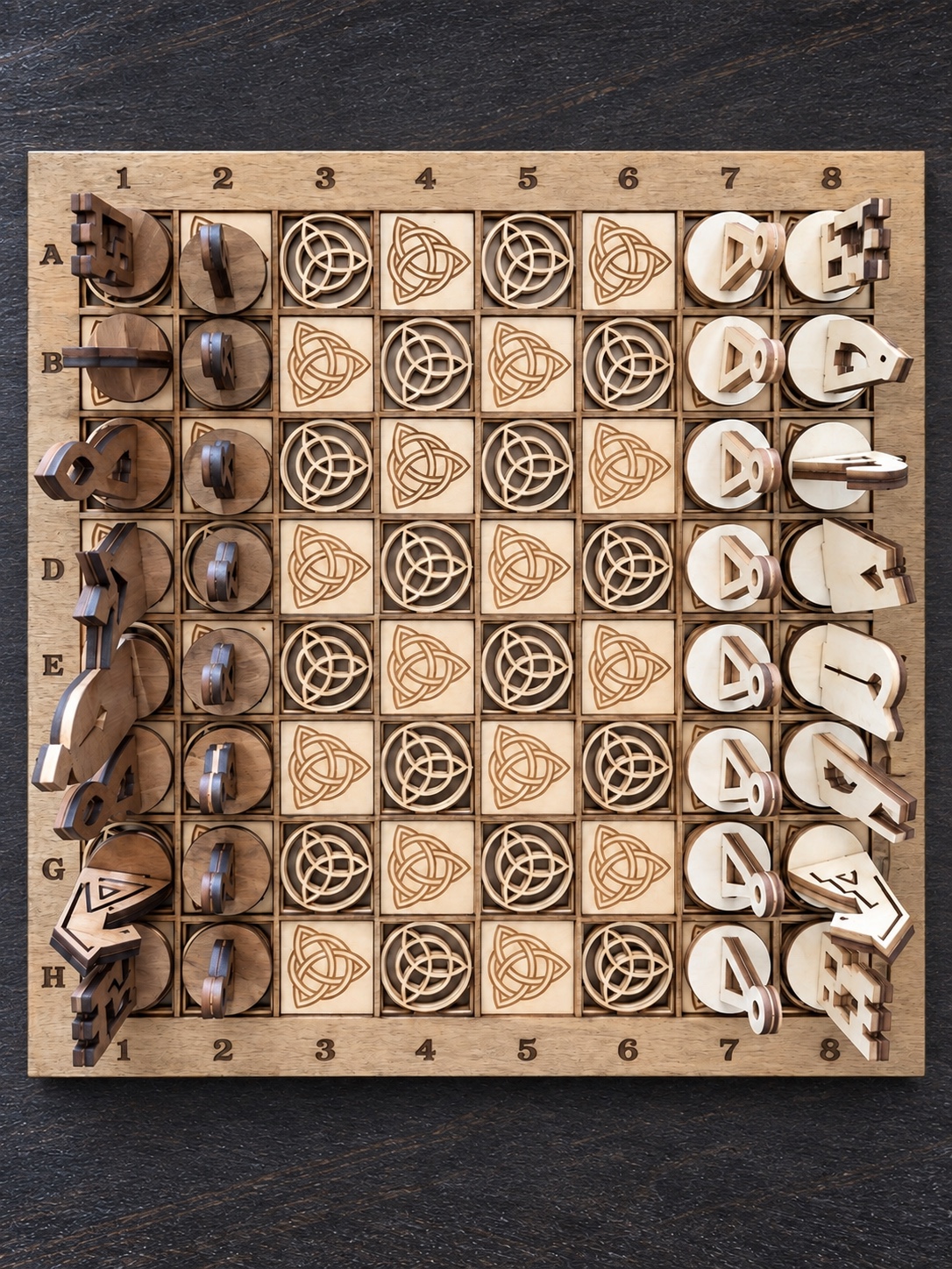 Reference JE 5a — wooden chessboard — photograph 11